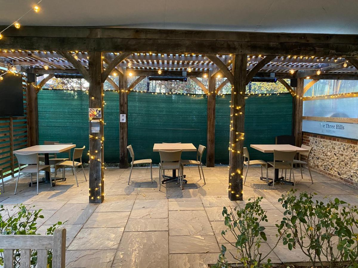 The Three Hills Hotel Bartlow Exterior photo